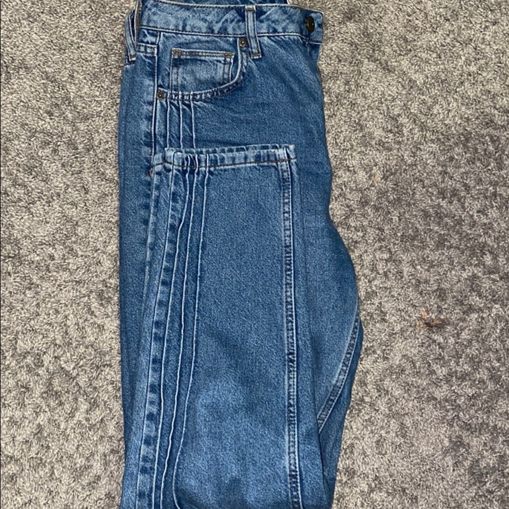 BDG/ urban outfitters size 29 L32 mom jeans